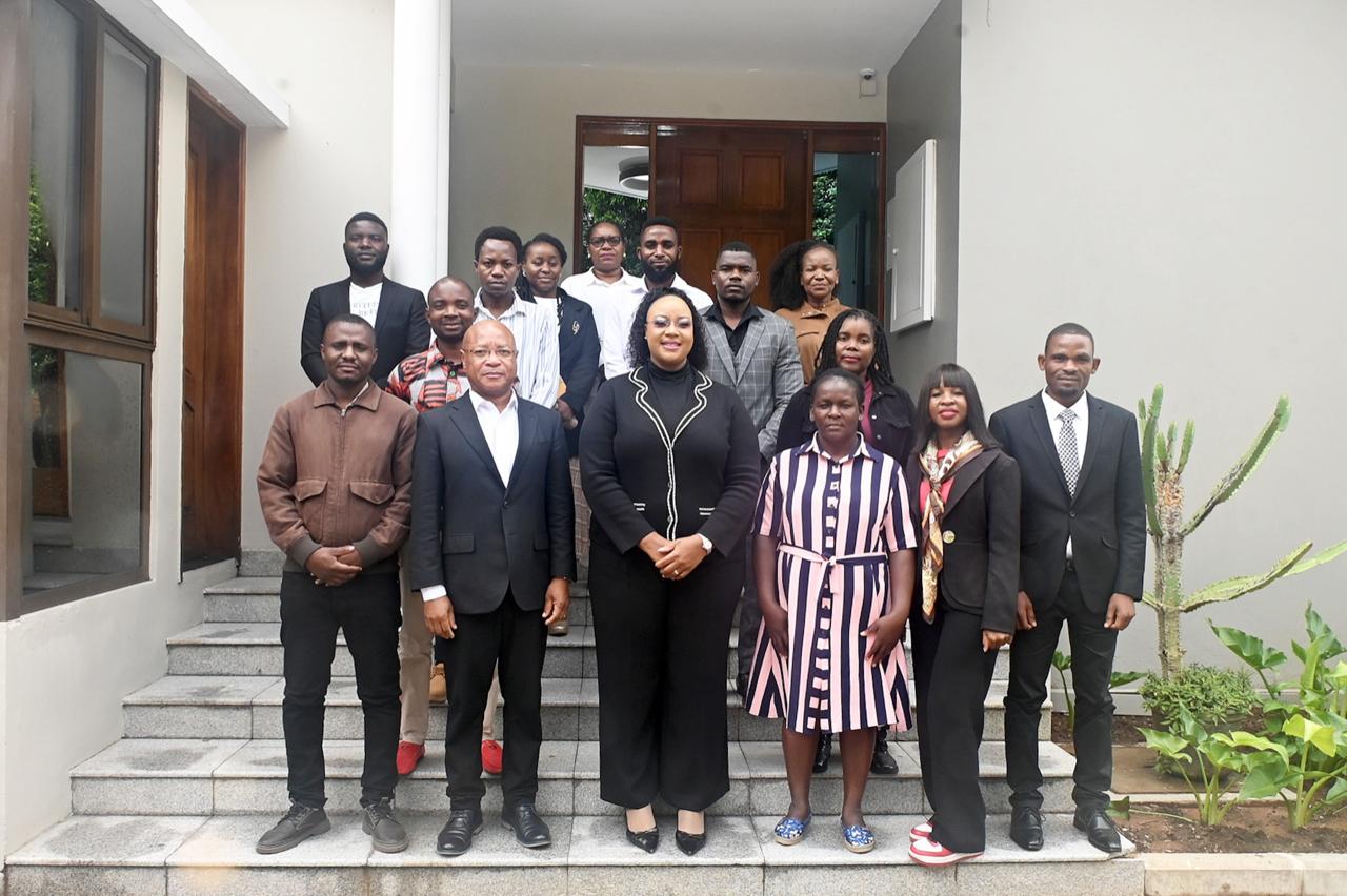 Primeira-Dama despede-se de enfermeiros e técnicos bolseiros